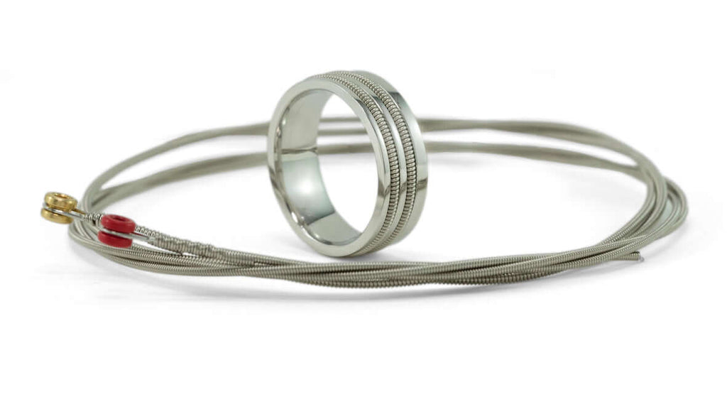 electric guitar string platinum ring with end-of-life guitar string